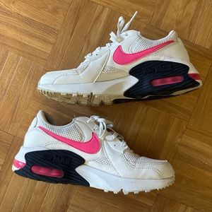 Nike AirMax Excee Sneakers